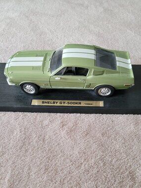Ford Mustang Shelby GT500 KR Diec Cast Car 1:18 Vintage Road Signatures Diecast